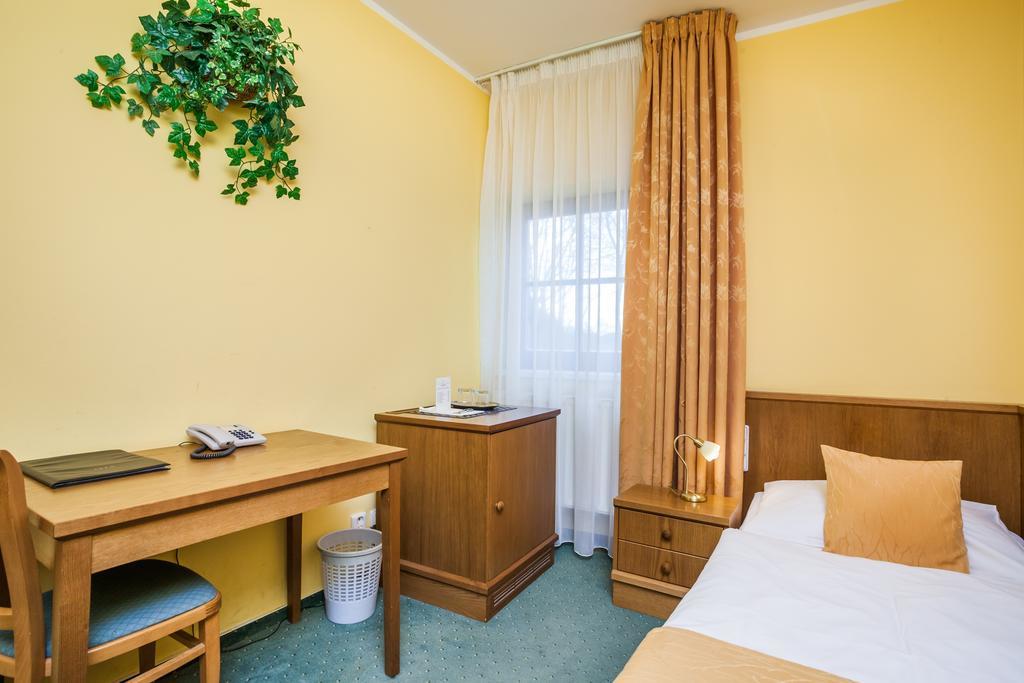 Hotel Jelinkova Vila Велке-Мезиржичи Номер фото