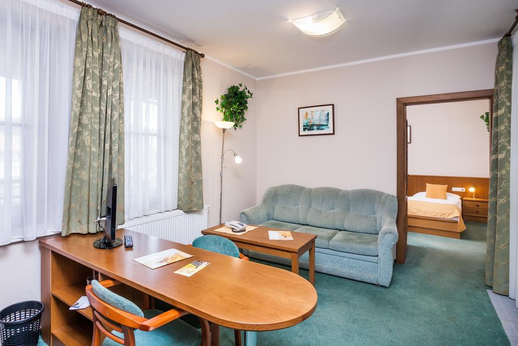 Hotel Jelinkova Vila Велке-Мезиржичи Номер фото