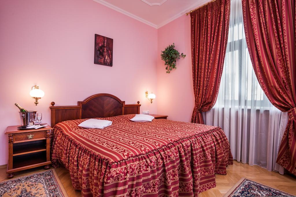 Hotel Jelinkova Vila Велке-Мезиржичи Номер фото