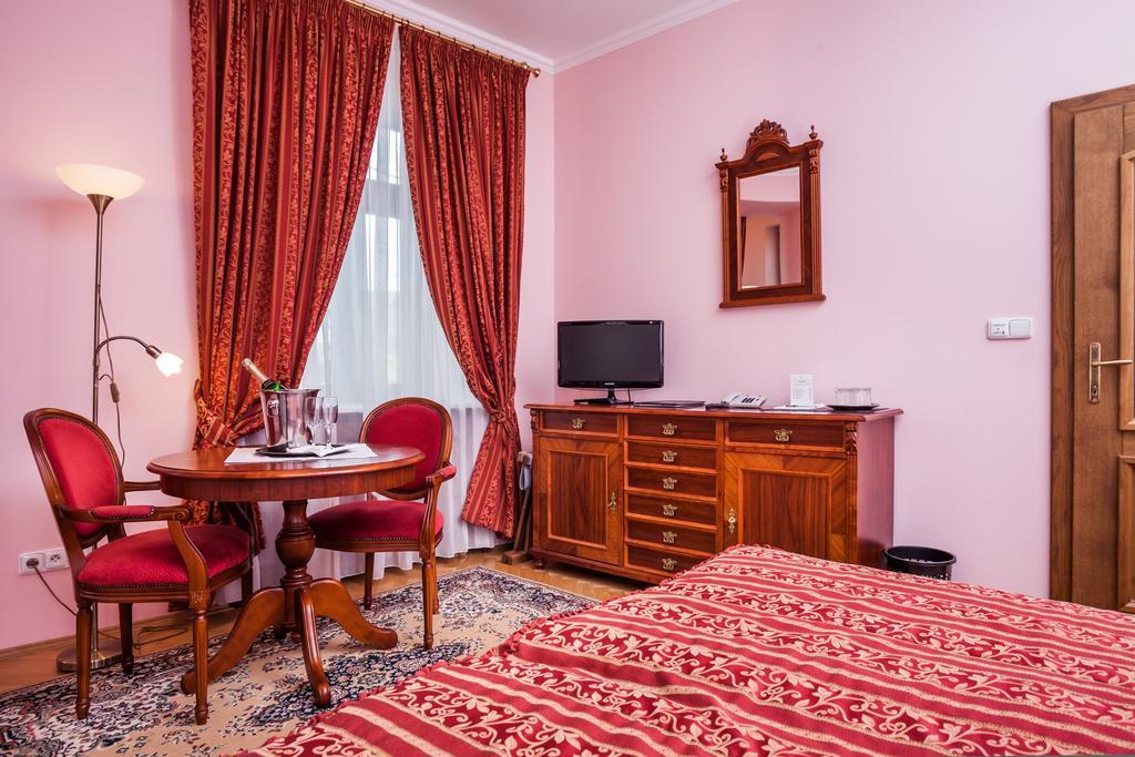 Hotel Jelinkova Vila Велке-Мезиржичи Номер фото